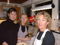 Reda, Anne-Sofie and Grethe in the Kitchen